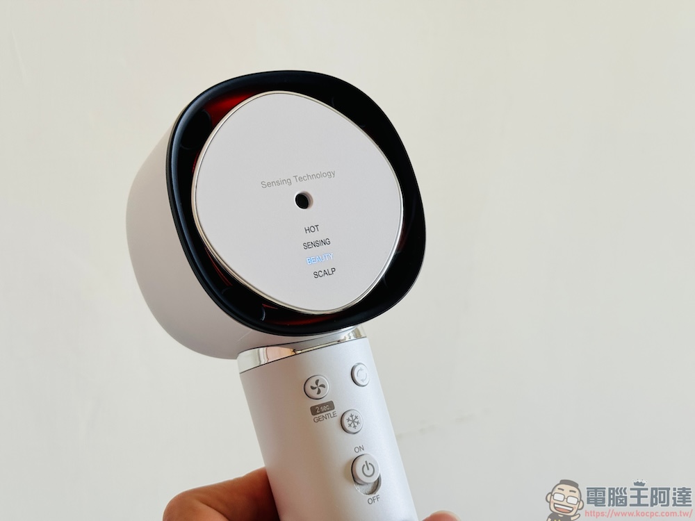 吹頭髮同時護髮!SHARP 四氣流水潤溫控吹風機|自動偵測距離溫控、專利 PCI 自動除菌離子、四氣流出風超快乾! - 電腦王阿達 吹頭髮同時護髮!SHARP 四氣流水潤溫控吹風機|自動偵測距離溫控、專利 PCI 自動除菌離子、四氣流出風超快乾! - 電腦王阿達