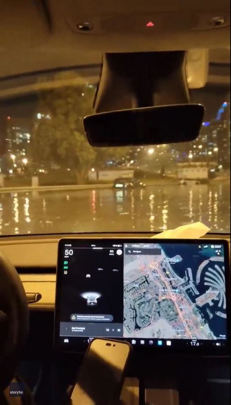 特斯拉 Model Y 不受杜拜水災影響 在淹水情況下依舊能夠行駛 - 電腦王阿達