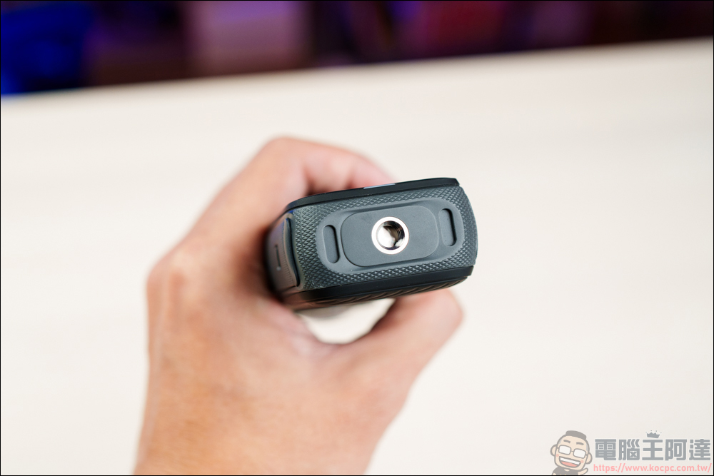 Insta360 X4 開箱動手玩:首款真 8K 全景運動相機,畫質全面提升 - 電腦王阿達 Insta360 X4 開箱動手玩:首款真 8K 全景運動相機,畫質全面提升 - 電腦王阿達