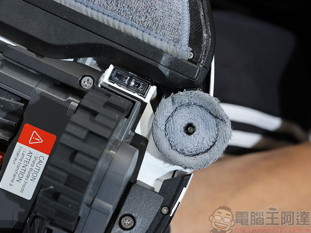 石頭科技推出 Roborock S8 MaxV Ultra 旗艦系列掃拖機器人,居家邊角全能征服 - 電腦王阿達 石頭科技推出 Roborock S8 MaxV Ultra 旗艦系列掃拖機器人,居家邊角全能征服 - 電腦王阿達