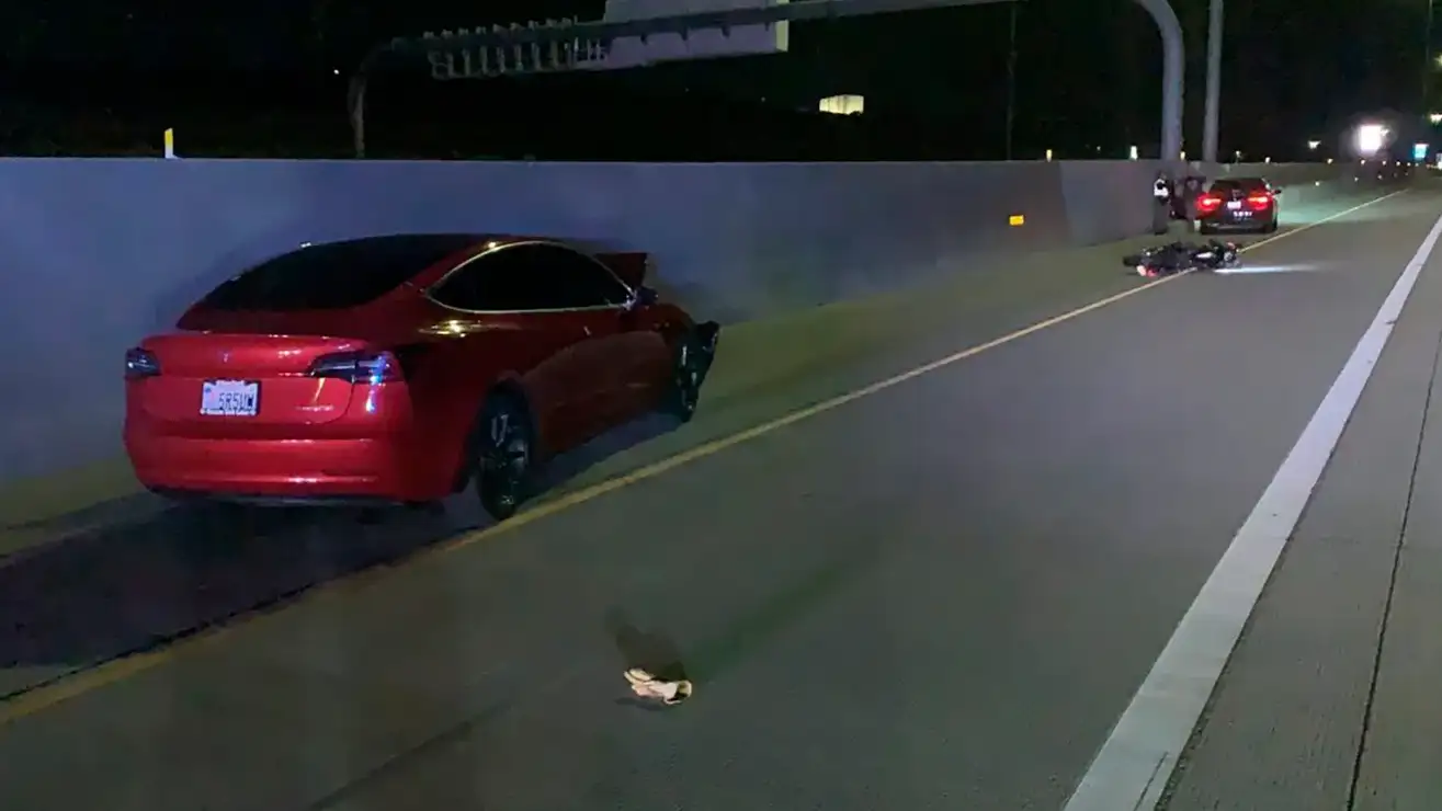 特斯拉 Autopilot 再出包?華盛頓州騎士被追尾身亡 肇事司機稱「過於相信 Autopilot 」 - 電腦王阿達 特斯拉 Autopilot 再出包?華盛頓州騎士被追尾身亡 肇事司機稱「過於相信 Autopilot 」 - 電腦王阿達