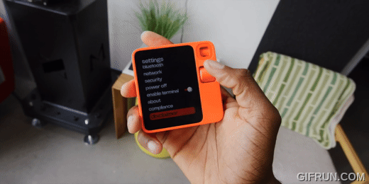 MKBHD 評測 Rabbit R1 心得:續航力差、出現幻覺、能使用的應用有限等多個痛點 - 電腦王阿達 MKBHD 評測 Rabbit R1 心得:續航力差、出現幻覺、能使用的應用有限等多個痛點 - 電腦王阿達