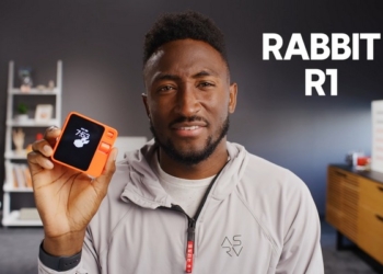 MKBHD 評測 Rabbit R1 心得：續航力差、出現幻覺、能使用的應用有限等多個痛點