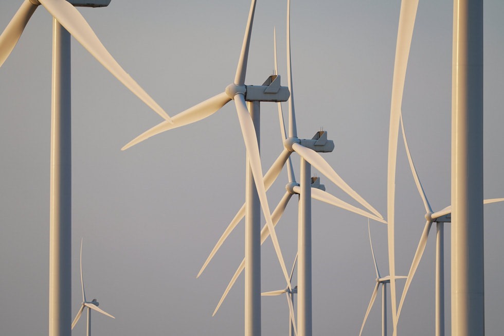 Apple-environmental-innovations-wind-turbines_big.jpg.large Apple-environmental-innovations-wind-turbines_big.jpg.large