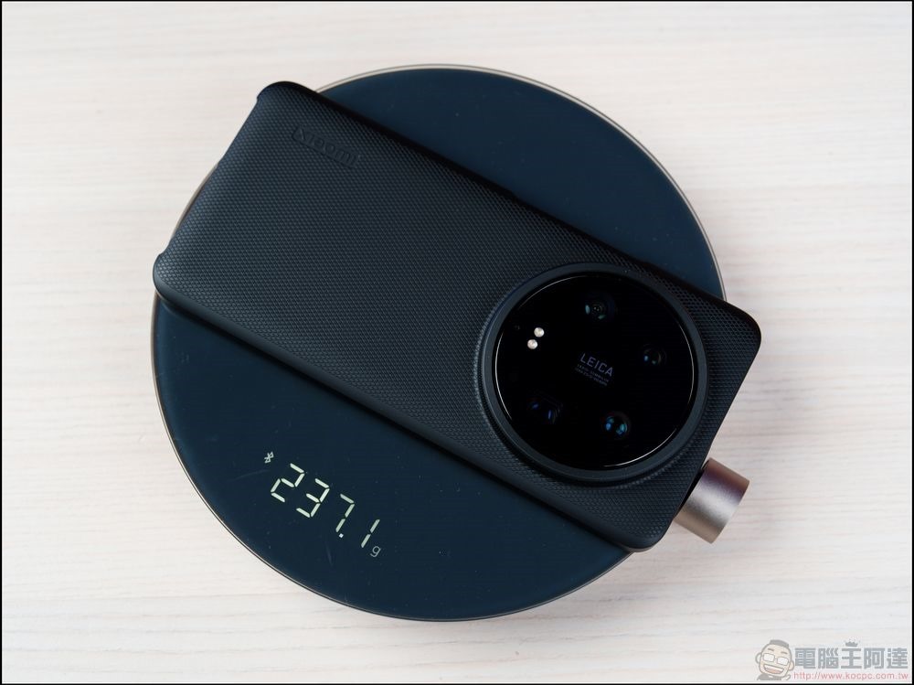 Xiaomi 14 Ultra 開箱 - 16 Xiaomi 14 Ultra 開箱 - 16