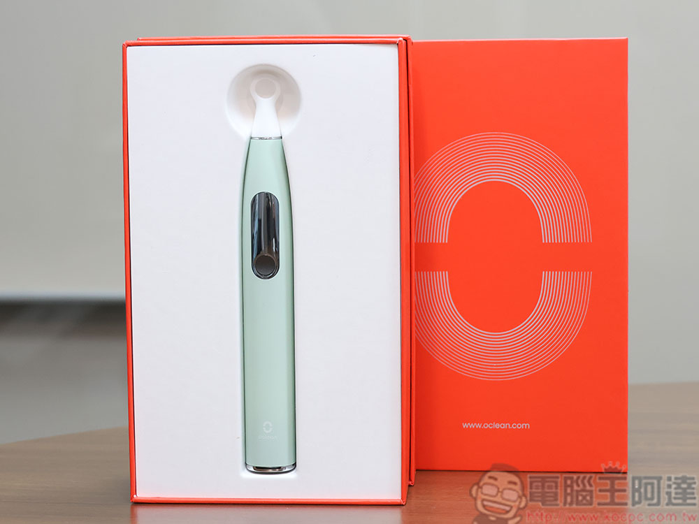 Oclean X Ultra WiFi 智慧電動牙刷開箱實測:骨傳導 AI 語音指導正確潔牙力度與區域,全齒清潔不漏刷 - 電腦王阿達 Oclean X Ultra WiFi 智慧電動牙刷開箱實測:骨傳導 AI 語音指導正確潔牙力度與區域,全齒清潔不漏刷 - 電腦王阿達