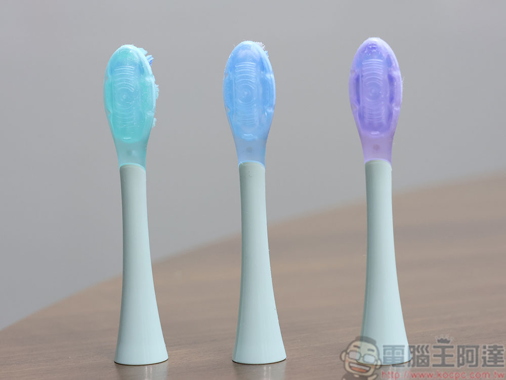 Oclean X Ultra WiFi 智慧電動牙刷開箱實測:骨傳導 AI 語音指導正確潔牙力度與區域,全齒清潔不漏刷 - 電腦王阿達 Oclean X Ultra WiFi 智慧電動牙刷開箱實測:骨傳導 AI 語音指導正確潔牙力度與區域,全齒清潔不漏刷 - 電腦王阿達