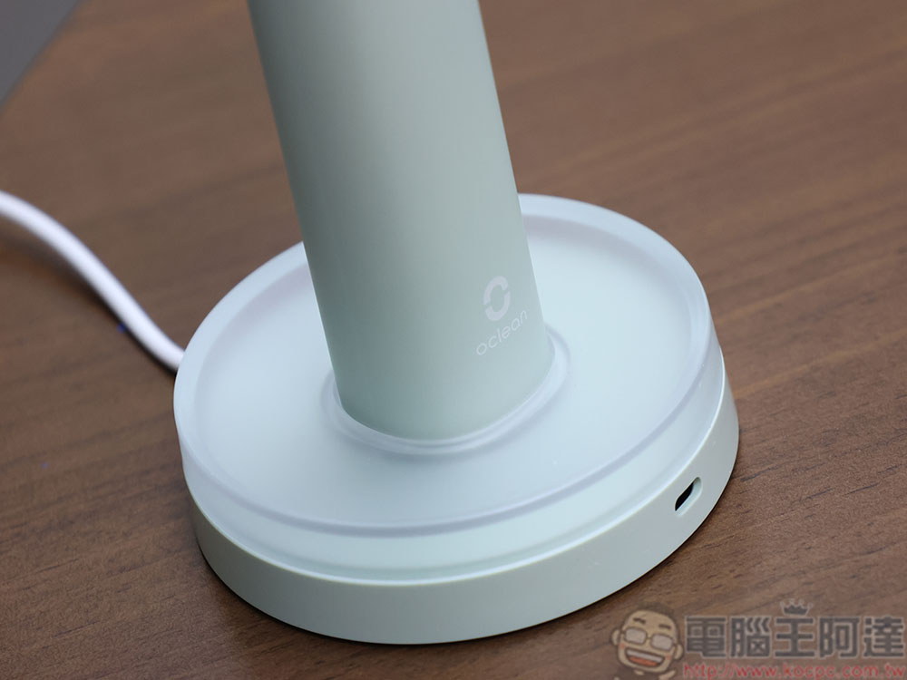 Oclean X Ultra WiFi 智慧電動牙刷開箱實測:骨傳導 AI 語音指導正確潔牙力度與區域,全齒清潔不漏刷 - 電腦王阿達 Oclean X Ultra WiFi 智慧電動牙刷開箱實測:骨傳導 AI 語音指導正確潔牙力度與區域,全齒清潔不漏刷 - 電腦王阿達