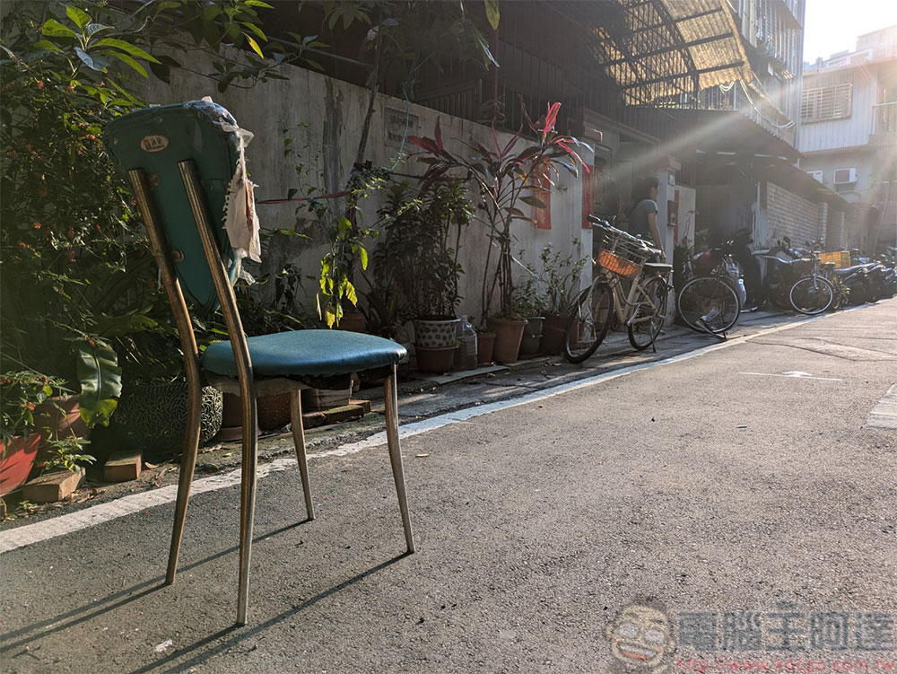 Google Pixel 8a 上手實測:AI 加身聰明伶俐,平價入手無壓力 - 電腦王阿達 Google Pixel 8a 上手實測:AI 加身聰明伶俐,平價入手無壓力 - 電腦王阿達