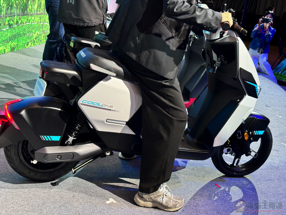光陽揭露 Ionex UNO「以度計費+充換合一」最新電動機車系統,TCS 與智慧功能搭載的 S Techno 與輕巧有型 CoolOne 換電小車登場 - 電腦王阿達 光陽揭露 Ionex UNO「以度計費+充換合一」最新電動機車系統,TCS 與智慧功能搭載的 S Techno 與輕巧有型 CoolOne 換電小車登場 - 電腦王阿達