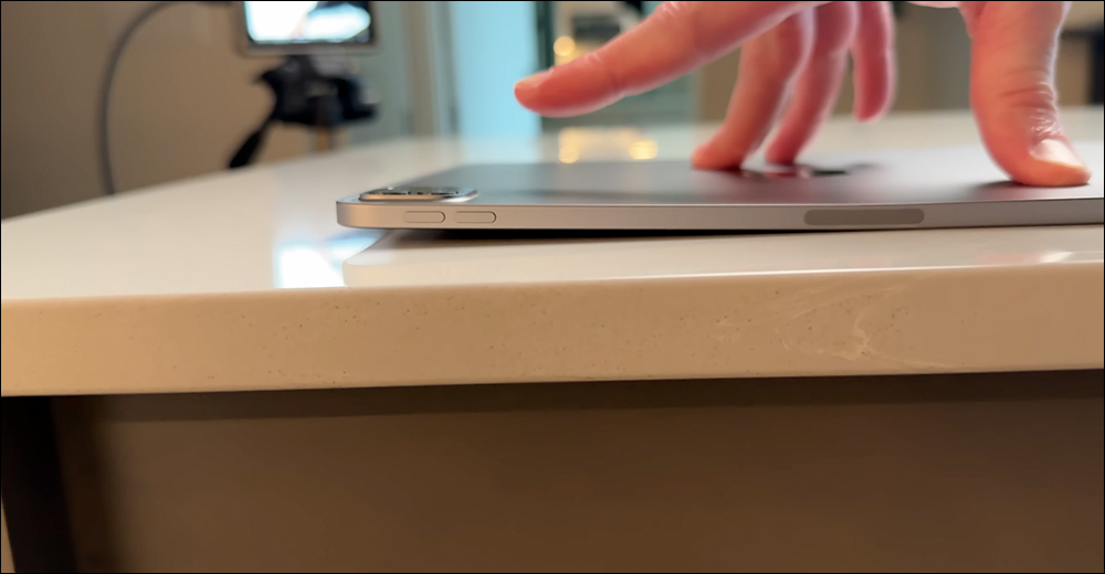 全新 M4 iPad Pro 在暴力測試影片,史上最薄 Apple 裝置,抗彎曲能力表現比前一代更好!(但還是不建議去折它 - 電腦王阿達 全新 M4 iPad Pro 在暴力測試影片,史上最薄 Apple 裝置,抗彎曲能力表現比前一代更好!(但還是不建議去折它 - 電腦王阿達