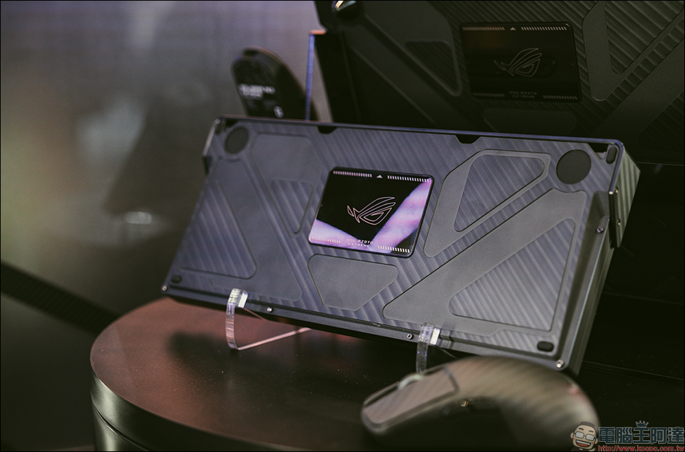 ROG Mjolnir 「雷神之鎚」儲能電源、 Extreme 系列鍵鼠、Delta II 耳麥、ROG Thor III 電源供應器以及 ROG Ally X 現身 COMPUTEX 2024 - 電腦王阿達 ROG Mjolnir 「雷神之鎚」儲能電源、 Extreme 系列鍵鼠、Delta II 耳麥、ROG Thor III 電源供應器以及 ROG Ally X 現身 COMPUTEX 2024 - 電腦王阿達
