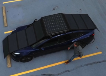 告別電量焦慮！國外廠商推出電動車太陽能充電器最多能增加約 50 公里續航