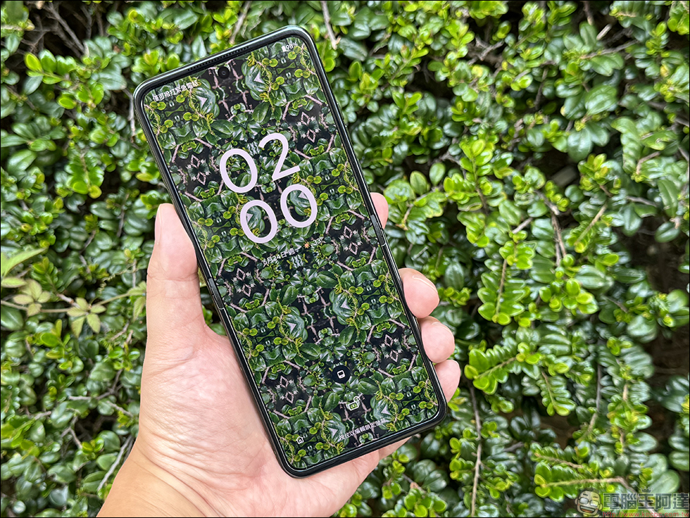 motorola razr 50 與 razr 50 Ultra 開箱|AI 智慧影像加持,小摺疊設計的完美結合 - 電腦王阿達 motorola razr 50 與 razr 50 Ultra 開箱|AI 智慧影像加持,小摺疊設計的完美結合 - 電腦王阿達