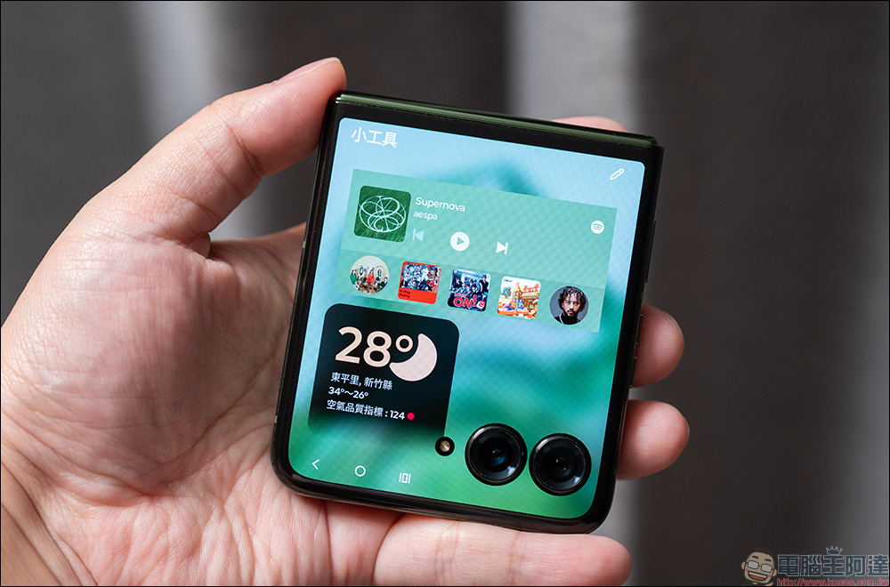 motorola razr 50 與 razr 50 Ultra 開箱|AI 智慧影像加持,小摺疊設計的完美結合 - 電腦王阿達 motorola razr 50 與 razr 50 Ultra 開箱|AI 智慧影像加持,小摺疊設計的完美結合 - 電腦王阿達