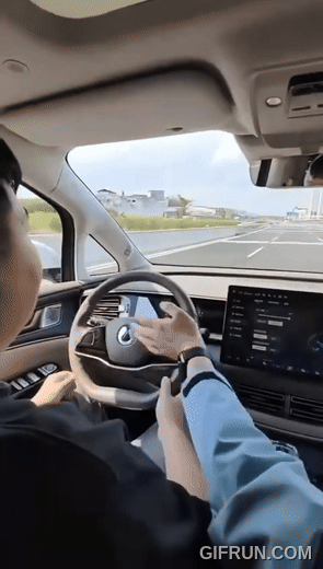 中國 BYD 電動車 L2 智慧駕駛失靈釀追尾!試駕人員放開方向盤慘撞前車 - 電腦王阿達 中國 BYD 電動車 L2 智慧駕駛失靈釀追尾!試駕人員放開方向盤慘撞前車 - 電腦王阿達