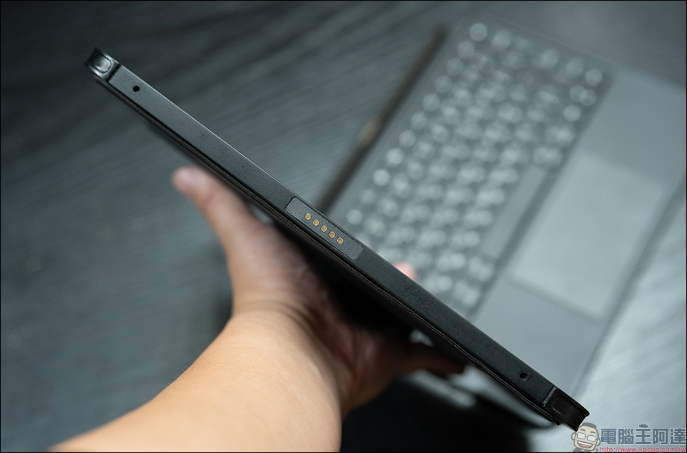 NovaPlus Konnecter 靈巧鍵盤開箱|無需藍牙、即插即用,為 iPad 用戶設計的高效工作神器! - 電腦王阿達 NovaPlus Konnecter 靈巧鍵盤開箱|無需藍牙、即插即用,為 iPad 用戶設計的高效工作神器! - 電腦王阿達