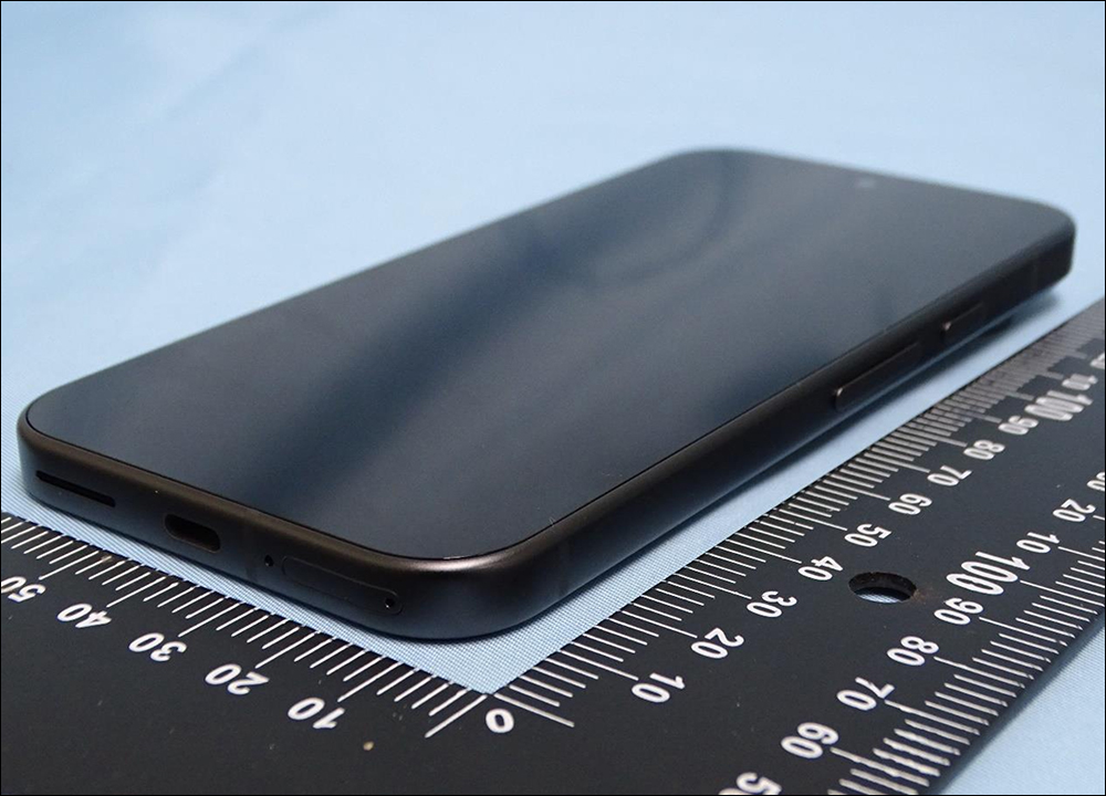 Google Pixel 9 系列與 Pixel 折疊旗艦通過 NCC 認證,外觀全面提前大洩漏!還有全新 45W USB-C 快充頭一併亮相 - 電腦王阿達 Google Pixel 9 系列與 Pixel 折疊旗艦通過 NCC 認證,外觀全面提前大洩漏!還有全新 45W USB-C 快充頭一併亮相 - 電腦王阿達