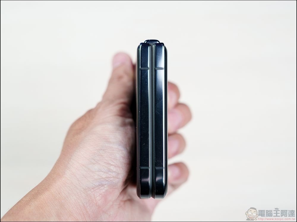 Xiaomi MIX Flip 開箱 - 18 Xiaomi MIX Flip 開箱 - 18