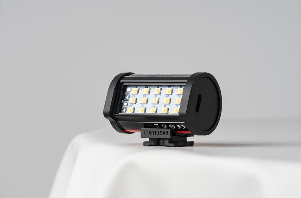 銘匠光學推出 TTArtisan LED Light 迷你磁吸補光燈,以底片造型設計,實用又可愛! - 電腦王阿達 銘匠光學推出 TTArtisan LED Light 迷你磁吸補光燈,以底片造型設計,實用又可愛! - 電腦王阿達
