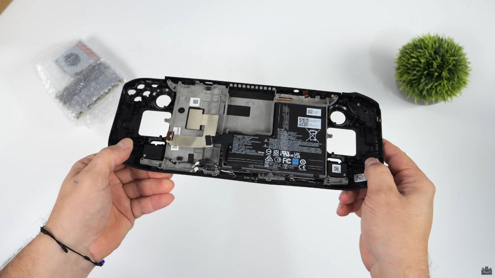 有人把掛點的 Steam Deck 改裝成 Mini PC,想不到廢物利用還真的成功了 - 電腦王阿達 有人把掛點的 Steam Deck 改裝成 Mini PC,想不到廢物利用還真的成功了 - 電腦王阿達