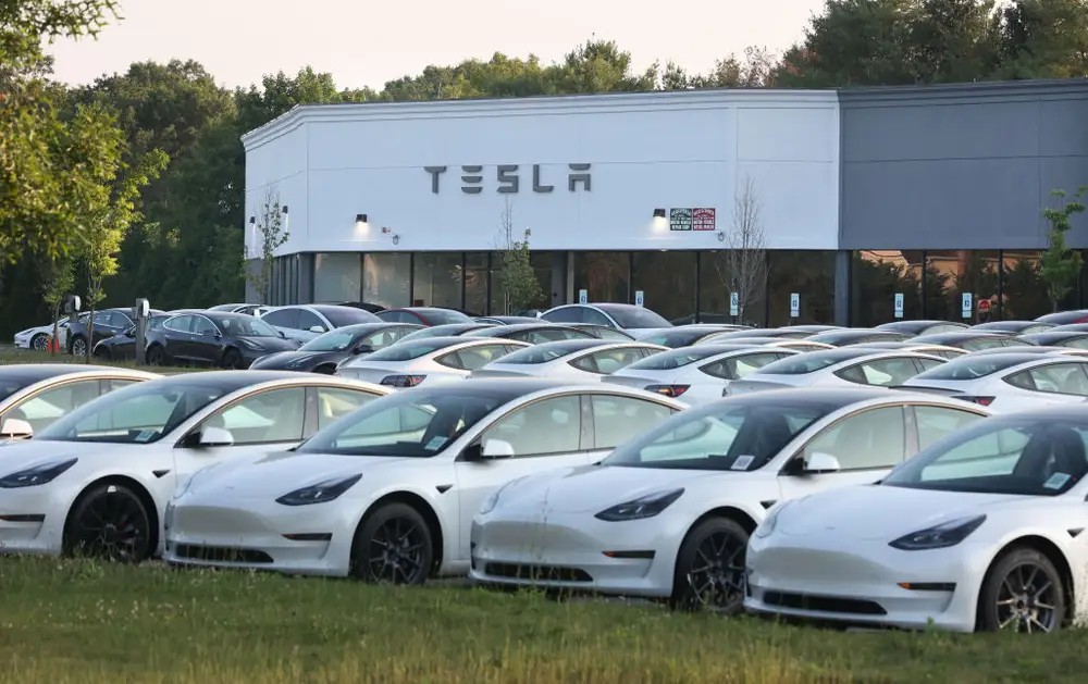 Tesla 又又又召回!近 24 萬台特斯拉電動車可能短路導致多項功能停止運作問題,最糟需回廠更換行車電腦 - 電腦王阿達 Tesla 又又又召回!近 24 萬台特斯拉電動車可能短路導致多項功能停止運作問題,最糟需回廠更換行車電腦 - 電腦王阿達