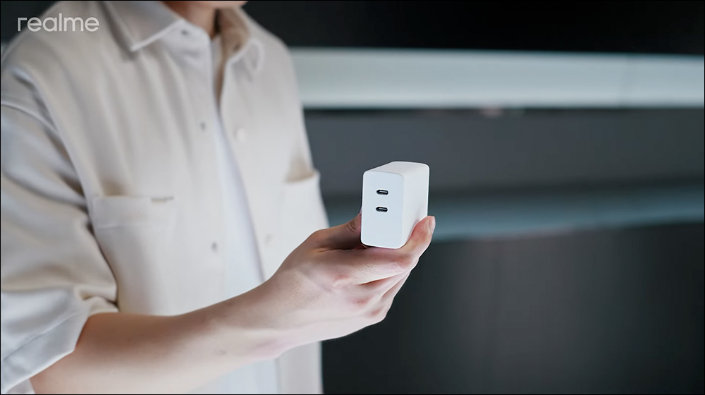 realme 全球首發 320W SUPERSONIC 快充技術,首創折疊電池等三大技術,只需 4 分半就能充滿! - 電腦王阿達 realme 全球首發 320W SUPERSONIC 快充技術,首創折疊電池等三大技術,只需 4 分半就能充滿! - 電腦王阿達