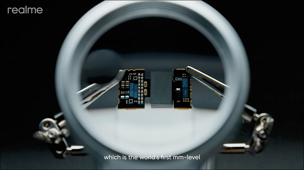 realme 全球首發 320W SUPERSONIC 快充技術,首創折疊電池等三大技術,只需 4 分半就能充滿! - 電腦王阿達 realme 全球首發 320W SUPERSONIC 快充技術,首創折疊電池等三大技術,只需 4 分半就能充滿! - 電腦王阿達