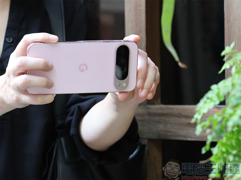 Pixel 更新修復了無線充電、相機變焦視訊故障等問題 - 電腦王阿達 Pixel 9 Pro XL、Pixel 9 開箱實測:AI 賦予更多神奇能力 - 電腦王阿達