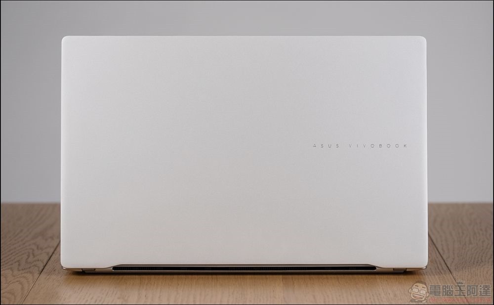 ASUS Vivobook S 15 開箱實測 - 02 ASUS Vivobook S 15 開箱實測 - 02