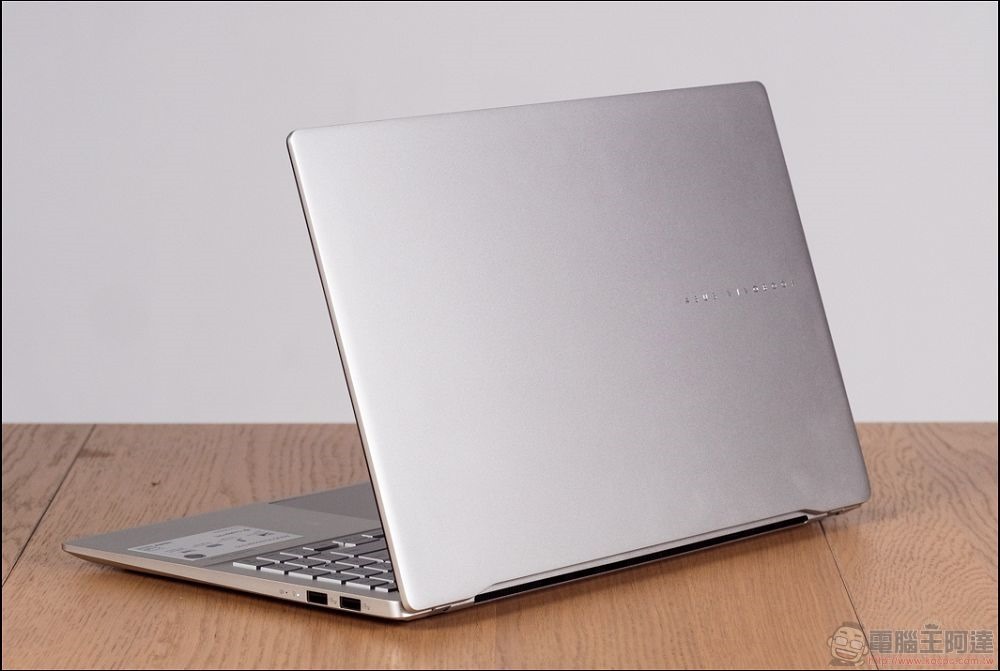ASUS Vivobook S 15 開箱實測 - 09 ASUS Vivobook S 15 開箱實測 - 09