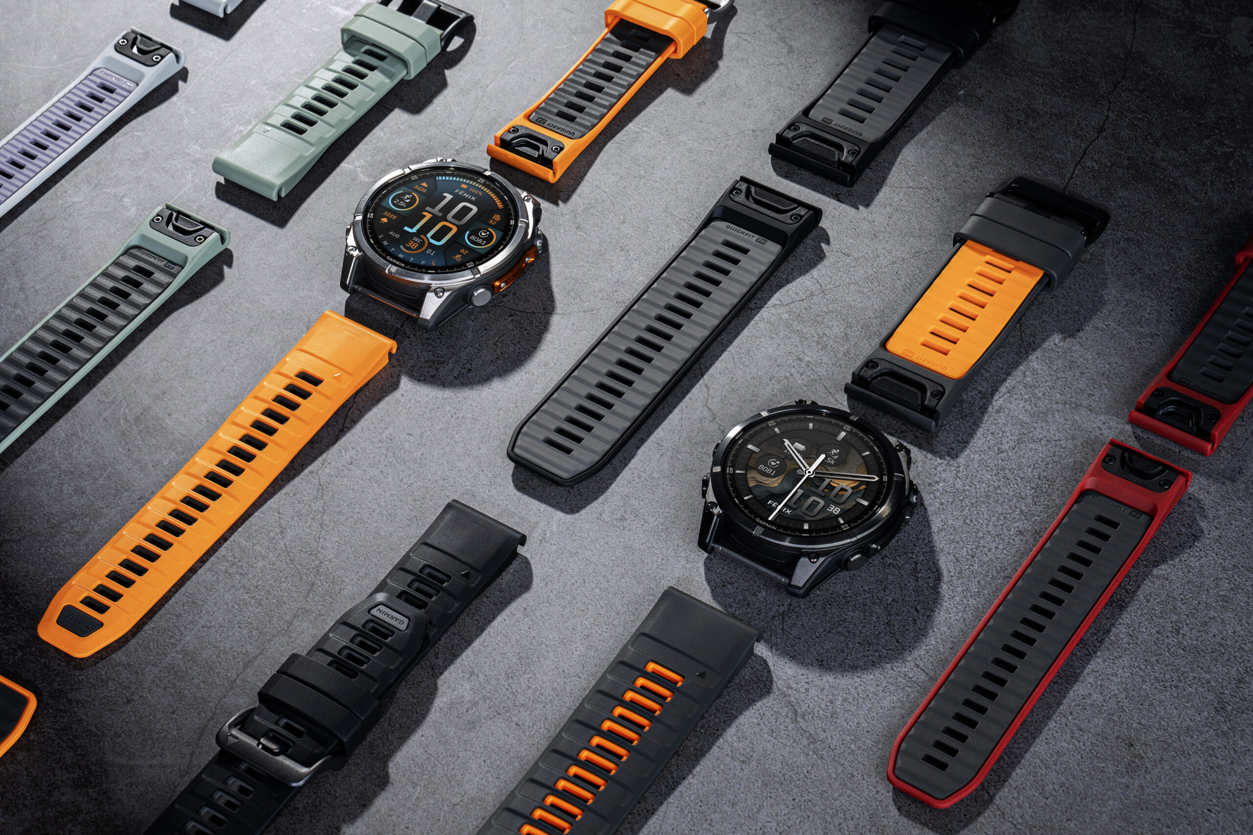極限挑戰王者 Garmin fēnix 8 旗艦錶款為卓越而生! 量身打造專項運動肌力訓練,陸上水下全面備戰,做足準備成就極致表現 - 電腦王阿達 fēnix 8推出三色(石墨灰、火花橙、奶油金)、三種尺寸(43mm、47mm、51mm)及雙面混色錶帶