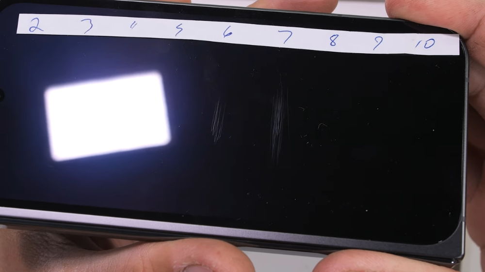 使用 Pixel 9 Pro Fold 請小心,這代一樣脆弱一凹就壞 - 電腦王阿達 使用 Pixel 9 Pro Fold 請小心,這代一樣脆弱一凹就壞 - 電腦王阿達