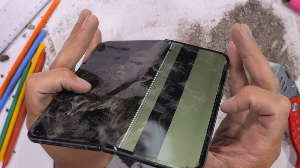 使用 Pixel 9 Pro Fold 請小心,這代一樣脆弱一凹就壞 - 電腦王阿達 使用 Pixel 9 Pro Fold 請小心,這代一樣脆弱一凹就壞 - 電腦王阿達