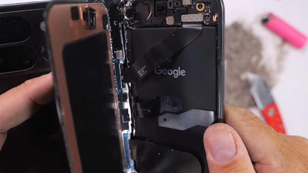 使用 Pixel 9 Pro Fold 請小心,這代一樣脆弱一凹就壞 - 電腦王阿達 使用 Pixel 9 Pro Fold 請小心,這代一樣脆弱一凹就壞 - 電腦王阿達