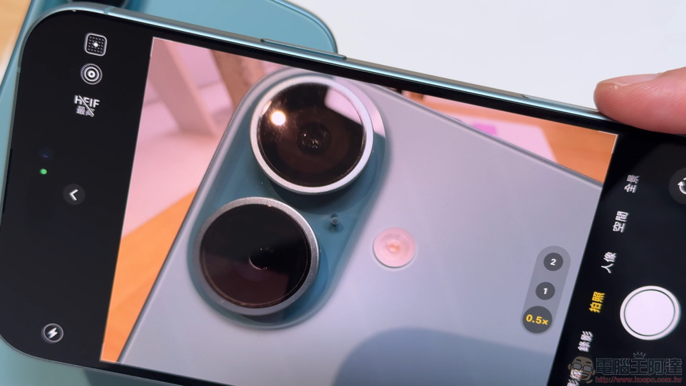 以 iPhone 16 Pro 拍攝紐約時報專題的攝影師許安榮(An Rong Xu),揭開 iPhone 融入 Pro 紀實攝影領域的關鍵 - 電腦王阿達 以 iPhone 16 Pro 拍攝紐約時報專題的攝影師許安榮(An Rong Xu),揭開 iPhone 融入 Pro 紀實攝影領域的關鍵 - 電腦王阿達