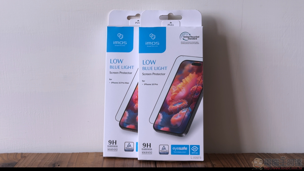 沙漠金 iPhone 16 Pro Max 開箱:讓 imos SOLID-EX2 低藍光玻璃保護貼為你的手機與雙眼加入前所未有的超防護! - 電腦王阿達 沙漠金 iPhone 16 Pro Max 開箱:讓 imos SOLID-EX2 低藍光玻璃保護貼為你的手機與雙眼加入前所未有的超防護! - 電腦王阿達