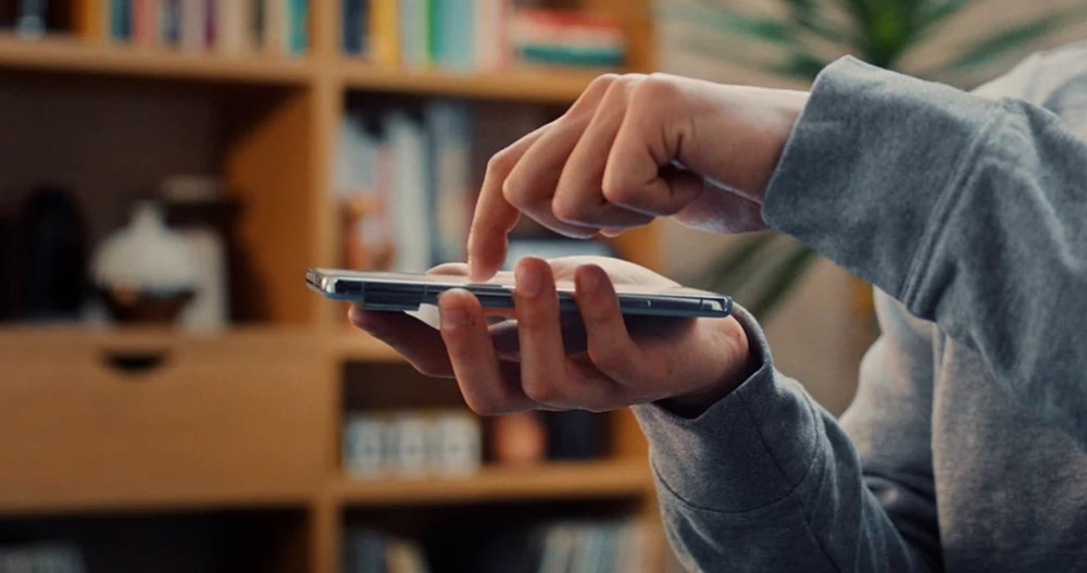 Android 畫圈搜尋將支援解析影片內容!?App 拆解顯示似乎連自己拍的影片都能讓 AI 幫忙解答細節? - 電腦王阿達 Android 畫圈搜尋將支援解析影片內容!?App 拆解顯示似乎連自己拍的影片都能讓 AI 幫忙解答細節? - 電腦王阿達
