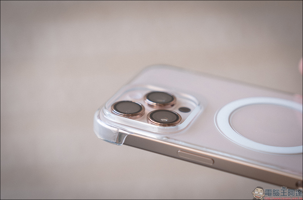 iPhone 16 必備!MOFT 瞬變三角支架 MOVAS™ 卡夾版與保護殼開箱,隱形磁吸支架與收納的完美結合 - 電腦王阿達 iPhone 16 必備!MOFT 瞬變三角支架 MOVAS™ 卡夾版與保護殼開箱,隱形磁吸支架與收納的完美結合 - 電腦王阿達