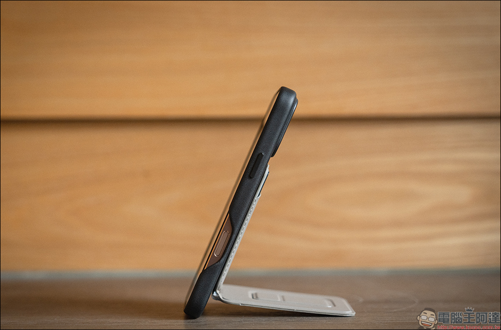 iPhone 16 必備!MOFT 瞬變三角支架 MOVAS™ 卡夾版與保護殼開箱,隱形磁吸支架與收納的完美結合 - 電腦王阿達 iPhone 16 必備!MOFT 瞬變三角支架 MOVAS™ 卡夾版與保護殼開箱,隱形磁吸支架與收納的完美結合 - 電腦王阿達