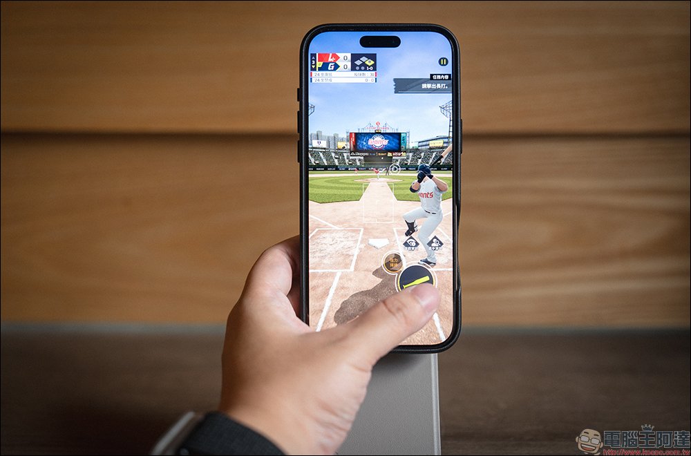 iPhone 16 必備!MOFT 瞬變三角支架 MOVAS™ 卡夾版與保護殼開箱,隱形磁吸支架與收納的完美結合 - 電腦王阿達 iPhone 16 必備!MOFT 瞬變三角支架 MOVAS™ 卡夾版與保護殼開箱,隱形磁吸支架與收納的完美結合 - 電腦王阿達