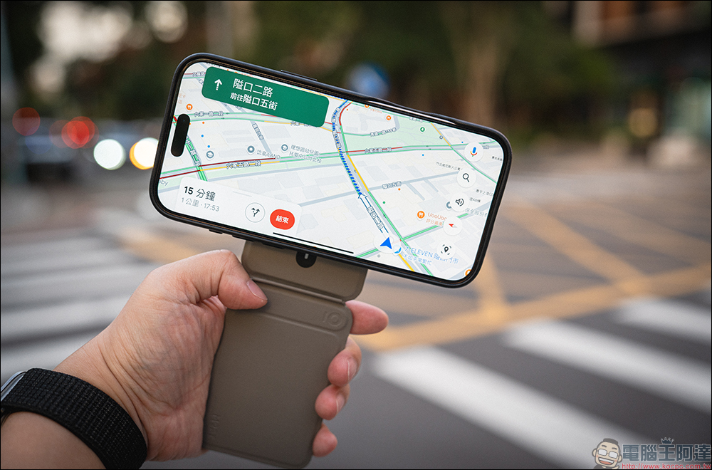 iPhone 16 必備!MOFT 瞬變三角支架 MOVAS™ 卡夾版與保護殼開箱,隱形磁吸支架與收納的完美結合 - 電腦王阿達 iPhone 16 必備!MOFT 瞬變三角支架 MOVAS™ 卡夾版與保護殼開箱,隱形磁吸支架與收納的完美結合 - 電腦王阿達