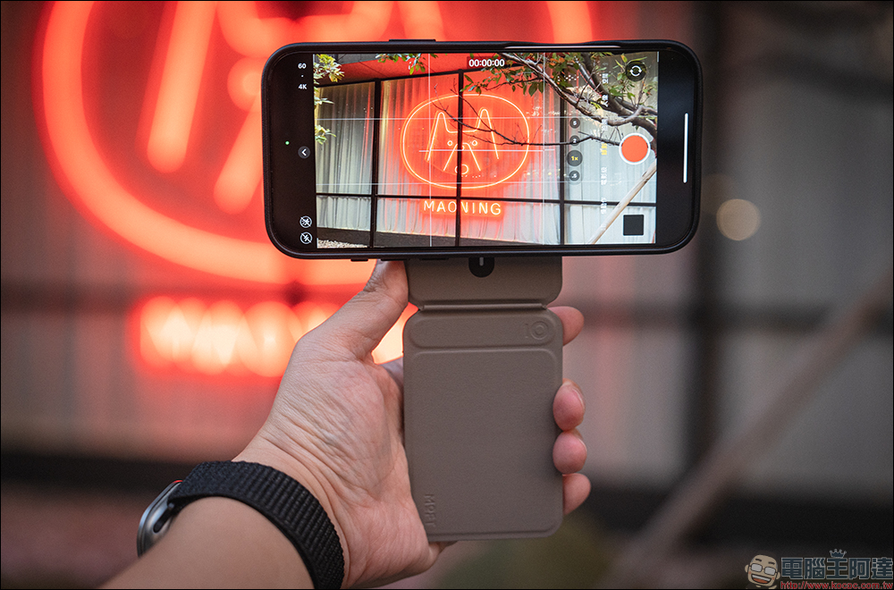 iPhone 16 必備!MOFT 瞬變三角支架 MOVAS™ 卡夾版與保護殼開箱,隱形磁吸支架與收納的完美結合 - 電腦王阿達 iPhone 16 必備!MOFT 瞬變三角支架 MOVAS™ 卡夾版與保護殼開箱,隱形磁吸支架與收納的完美結合 - 電腦王阿達