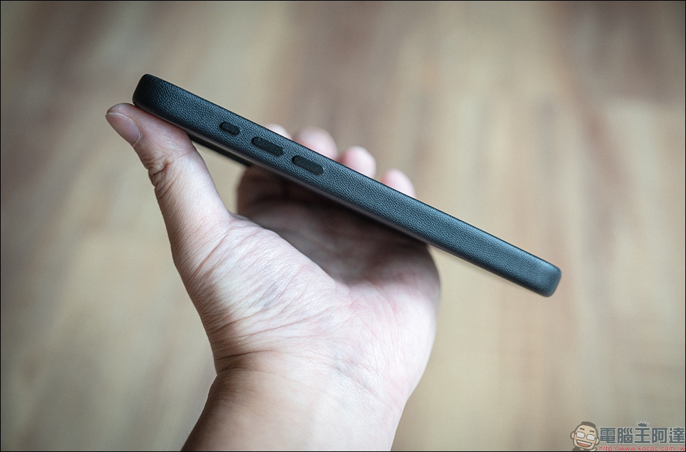 iPhone 16 必備!MOFT 瞬變三角支架 MOVAS™ 卡夾版與保護殼開箱,隱形磁吸支架與收納的完美結合 - 電腦王阿達 iPhone 16 必備!MOFT 瞬變三角支架 MOVAS™ 卡夾版與保護殼開箱,隱形磁吸支架與收納的完美結合 - 電腦王阿達
