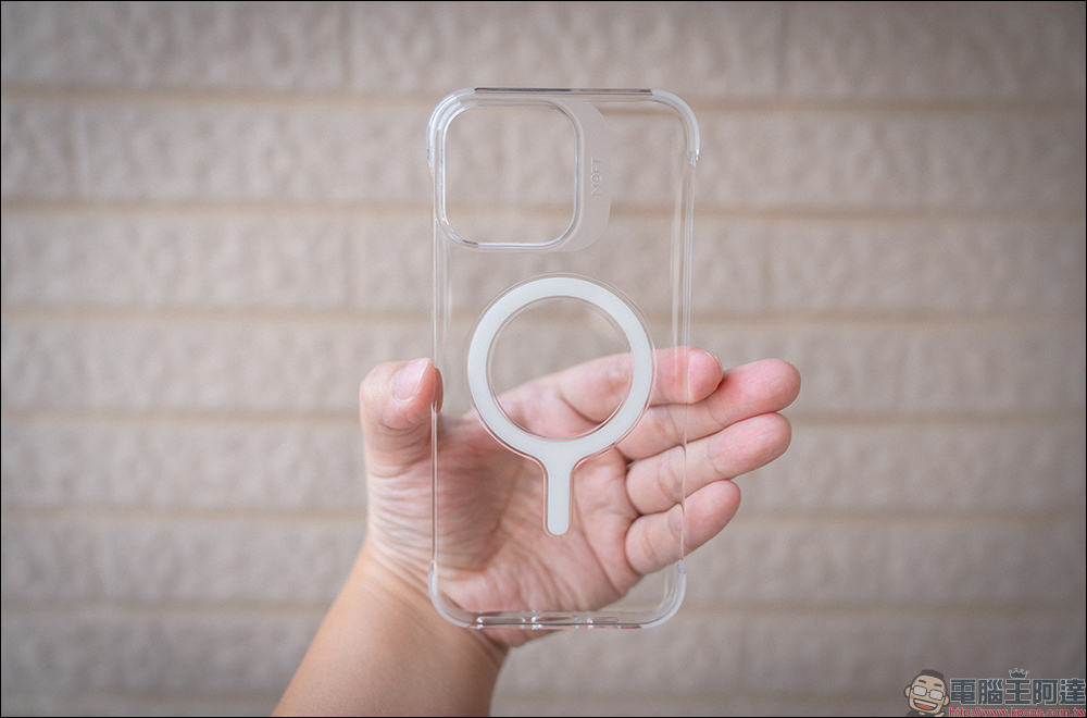 iPhone 16 必備!MOFT 瞬變三角支架 MOVAS™ 卡夾版與保護殼開箱,隱形磁吸支架與收納的完美結合 - 電腦王阿達 iPhone 16 必備!MOFT 瞬變三角支架 MOVAS™ 卡夾版與保護殼開箱,隱形磁吸支架與收納的完美結合 - 電腦王阿達