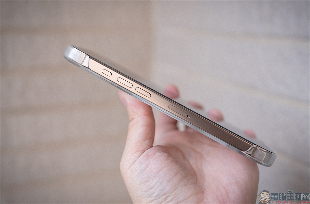 iPhone 16 必備!MOFT 瞬變三角支架 MOVAS™ 卡夾版與保護殼開箱,隱形磁吸支架與收納的完美結合 - 電腦王阿達 iPhone 16 必備!MOFT 瞬變三角支架 MOVAS™ 卡夾版與保護殼開箱,隱形磁吸支架與收納的完美結合 - 電腦王阿達