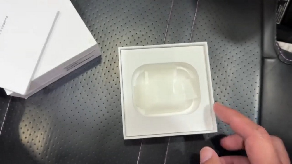 AirPods 耳機盒子別亂丟!網友在裡面發現意外收穫 - 電腦王阿達 AirPods 耳機盒子別亂丟!網友在裡面發現意外收穫 - 電腦王阿達
