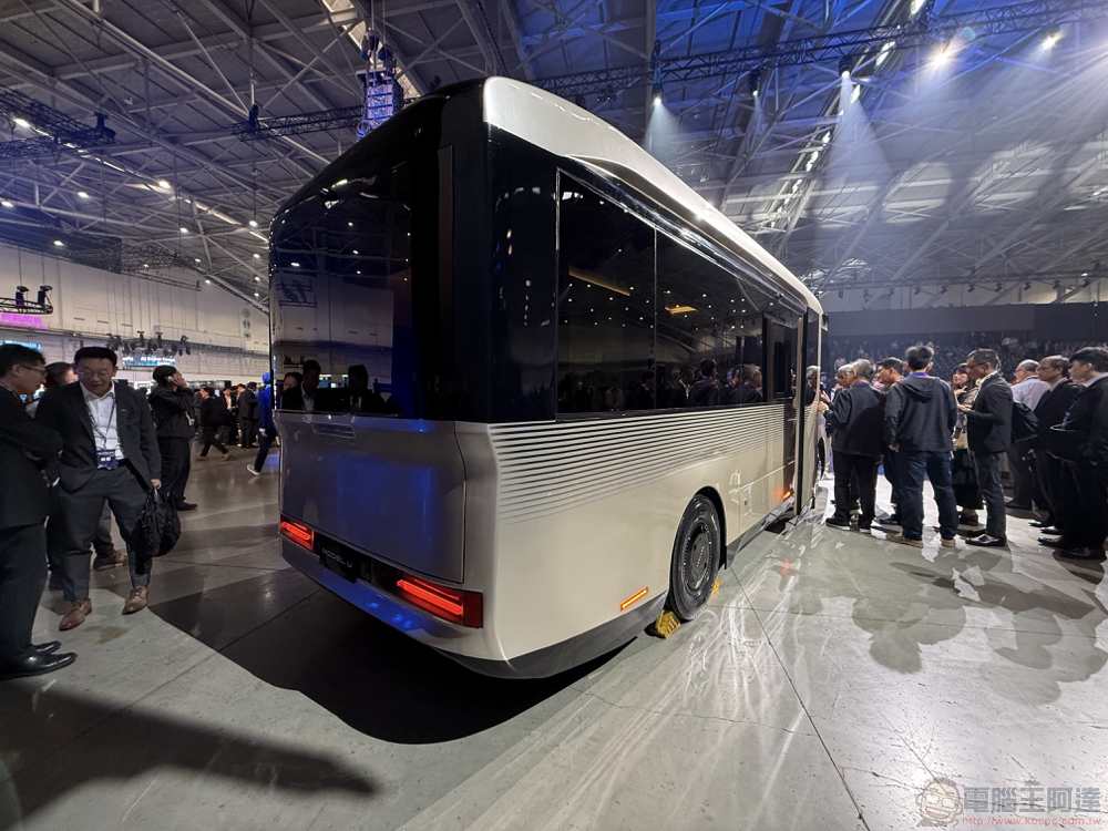 HHTD24 發表 Model D 豪華電動 MPV 與科技感中型巴士 Model U(同場加映:Model A、Model B 與美國版 Model C 賞車) - 電腦王阿達 HHTD24 發表 Model D 豪華電動 MPV 與科技感中型巴士 Model U(同場加映:Model A、Model B 與美國版 Model C 賞車) - 電腦王阿達