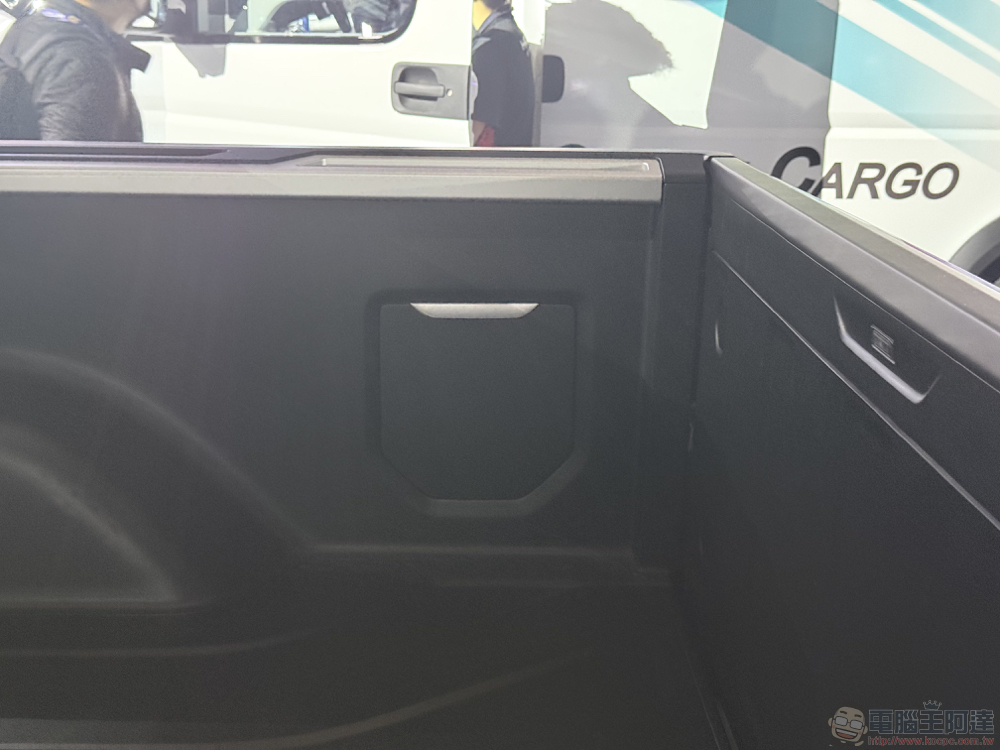 HHTD24 發表 Model D 豪華電動 MPV 與科技感中型巴士 Model U(同場加映:Model A、Model B 與美國版 Model C 賞車) - 電腦王阿達 HHTD24 發表 Model D 豪華電動 MPV 與科技感中型巴士 Model U(同場加映:Model A、Model B 與美國版 Model C 賞車) - 電腦王阿達