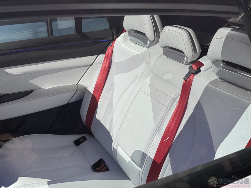 HHTD24 發表 Model D 豪華電動 MPV 與科技感中型巴士 Model U(同場加映:Model A、Model B 與美國版 Model C 賞車) - 電腦王阿達 HHTD24 發表 Model D 豪華電動 MPV 與科技感中型巴士 Model U(同場加映:Model A、Model B 與美國版 Model C 賞車) - 電腦王阿達